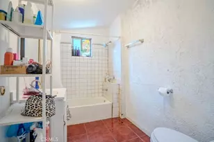 628 E 76th Pl, Los Angeles, CA 90001 - Photo 4