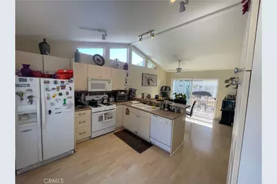 927 W 6th Street, San Pedro, CA 90731 - Photo 36