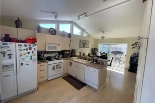 927 W 6th St, San Pedro, CA 90731 - Photo 36