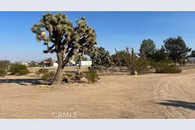 5202 La Mesa Road, Phelan, CA 92371 - Photo 2