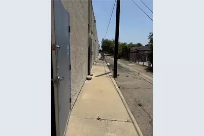 342 S Riverside Avenue, Rialto, CA 92376 - Photo 8