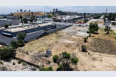 2345 Del Rosa Ave, San Bernardino, CA 92404 - Photo 4