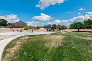 14075 Tourmaline St, Hesperia, CA 92344 - Photo 18