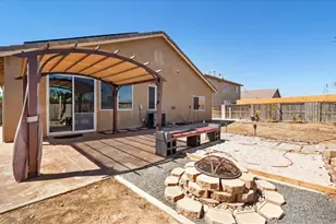 13849 Jackson St, Oak Hills, CA 92344 - Photo 30