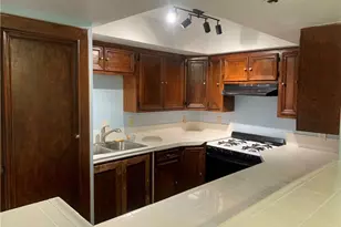 1017 W Bishop St, Santa Ana, CA 92703 - Photo 8