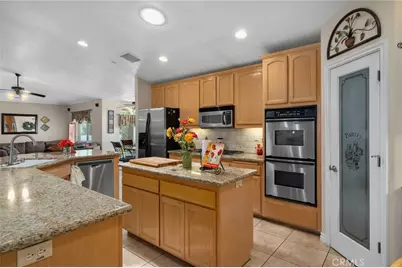 8289 Alta Mesa Road, Oak Hills, CA 92344 - Photo 20