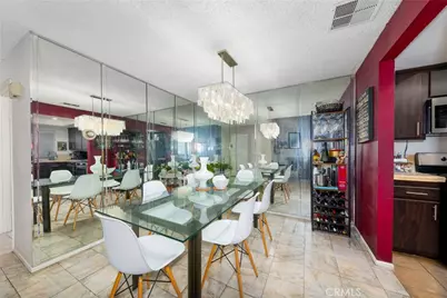 7301 Balboa Boulevard #8, Van Nuys, CA 91406 - Photo 4