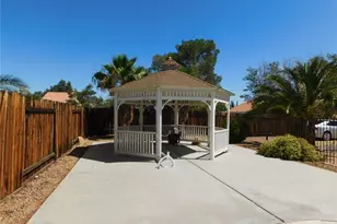 12720 Yorkshire Dr, Apple Valley, CA 92308 - Photo 6