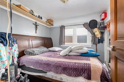 439 W 76th Street, Los Angeles, CA 90003 - Photo 14