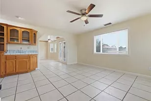 17895 Cumberland Way, Victorville, CA 92395 - Photo 14