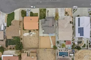 17895 Cumberland Way, Victorville, CA 92395 - Photo 8