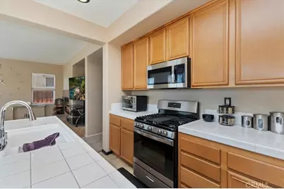 15165 Bluffside Lane, Victorville, CA 92394 - Photo 14