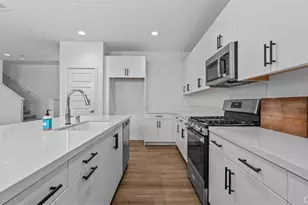 7044 Mallow Dr Mall, Fontana, CA 92336 - Photo 4