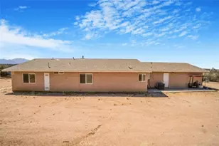 11221 Omelveny Rd, Oak Hills, CA 92344 - Photo 36