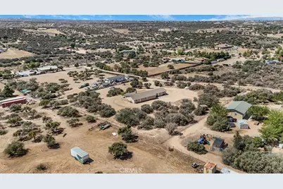 11221 Omelveny Road, Oak Hills, CA 92344 - Photo 40