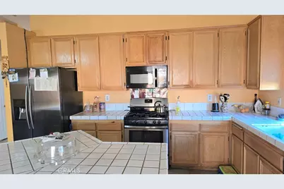 15227 Flagstaff Street, Victorville, CA 92394 - Photo 30