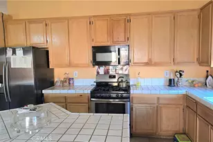 15227 Flagstaff St, Victorville, CA 92394 - Photo 30