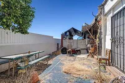 120 N Bonnie Beach Place, East Los Angeles, CA 90063 - Photo 46