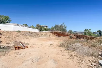 114 N Bonnie Beach Place, East Los Angeles, CA 90063 - Photo 14