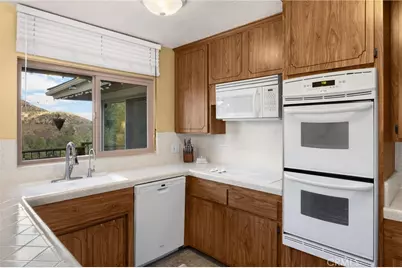 5495 Summit Drive, Wrightwood, CA 92397 - Photo 14