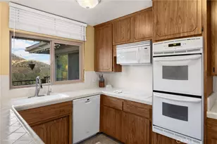 5495 Summit Dr, Wrightwood, CA 92397 - Photo 14