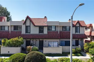 27669 Ironstone Dr, Canyon Country, CA 91387 - Photo 2