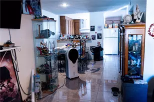 9010 Newport, Fontana, CA 92335 - Photo 8