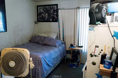 9010 Newport, Fontana, CA 92335 - Photo 32