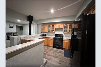 23995 Scenic Dr, Crestline, CA 92325 - Photo 12