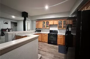 23995 Scenic Dr, Crestline, CA 92325 - Photo 12