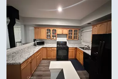 23995 Scenic Dr, Crestline, CA 92325 - Photo 10