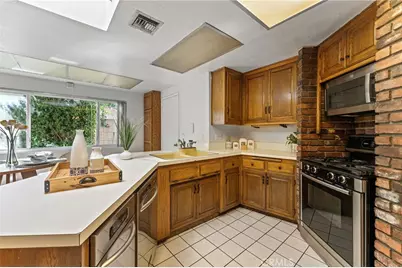 562 E Allen Avenue, San Dimas, CA 91773 - Photo 12