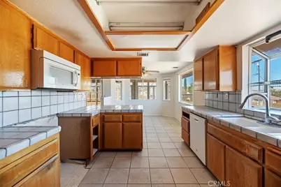 16924 Crestview, Victorville, CA 92395 - Photo 22