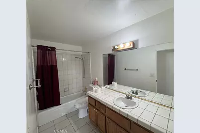 18286 Lakeview Drive, Victorville, CA 92395 - Photo 22