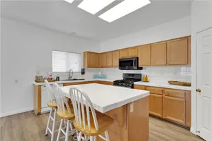 13446 Dover Ln, Victorville, CA 92392 - Photo 10