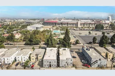 844 W Martin Luther King Jr. Boulevard, Los Angeles, CA 90037 - Photo 10
