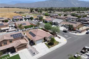 2219 2219 Albatross Way, San Jacinto, CA 92582 - Photo 2
