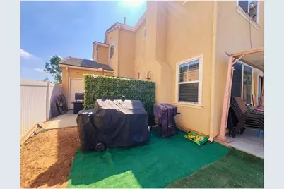 2610 W Via San Carlos, San Bernardino, CA 92410 - Photo 22