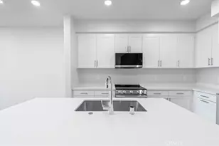 9516 Hannah Way, Riverside, CA 92503 - Photo 6