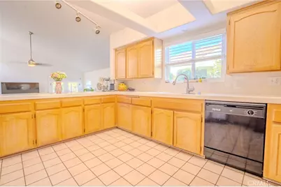 5039 W 134th Street, Hawthorne, CA 90250 - Photo 14