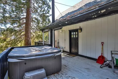 24833 Matterhorn Court, Crestline, CA 92325 - Photo 12