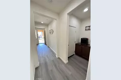 15930 Chorus, Fontana, CA 92336 - Photo 8