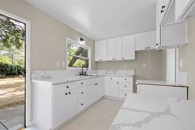 277 E Green, Claremont, CA 91711 - Photo 12