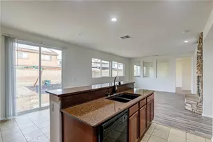44256 Sunmist, Lancaster, CA 93535 - Photo 16