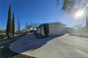 15801 Malpais, Victorville, CA 92394 - Photo 2