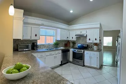 16312 Molino, Victorville, CA 92395 - Photo 6