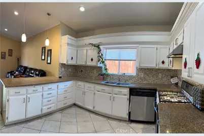 16312 Molino, Victorville, CA 92395 - Photo 10