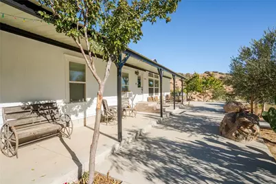 13905 Summit Valley, Hesperia, CA 92345 - Photo 4