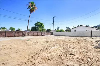 18555 Slover, Bloomington, CA 92316 - Photo 18