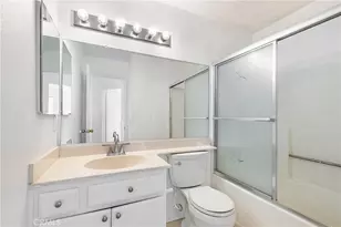 19727 Scarlet Meadow Dr, Newhall, CA 91321 - Photo 16